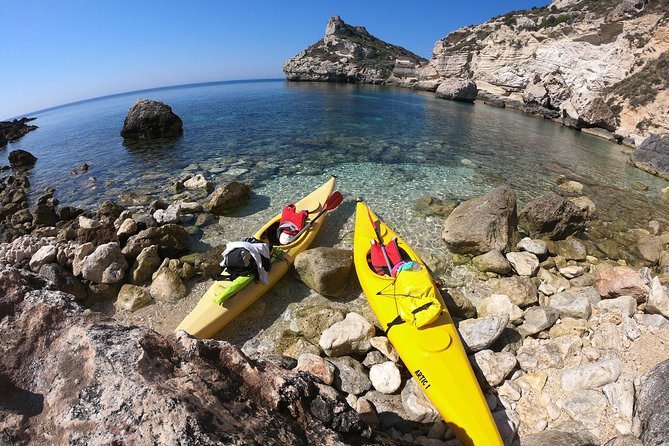 Kayak tour at Devil's Saddle